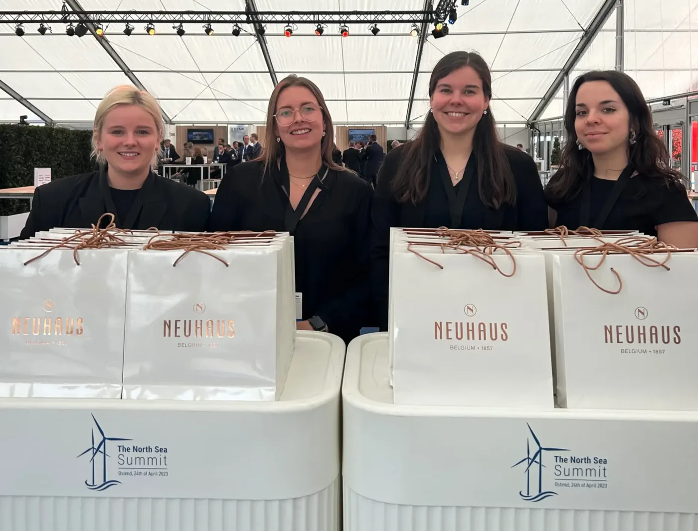 Hosts & hostessen van Team WAUW op een evenement (foto 1)