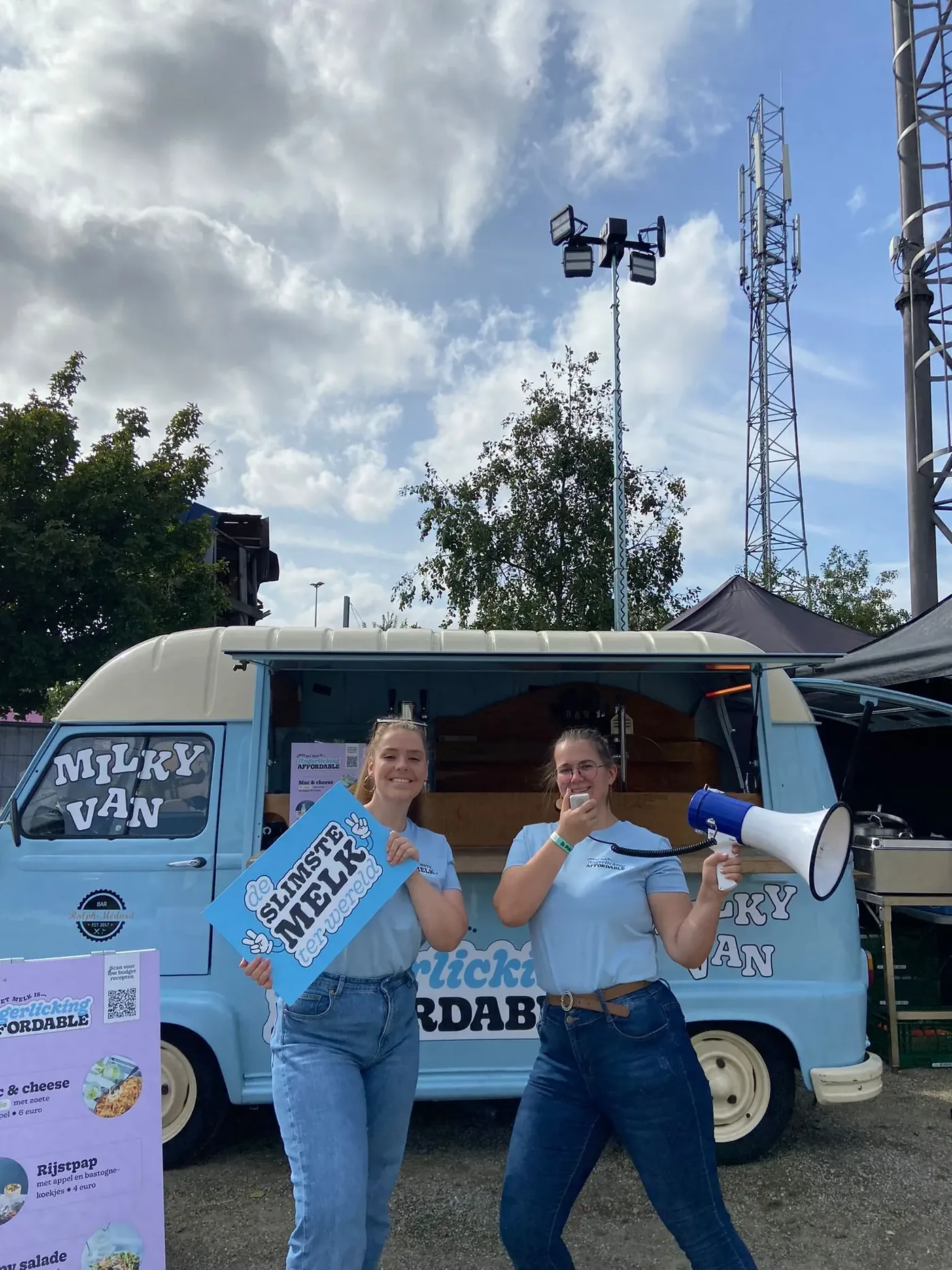Promoboys & girls van Team WAUW op een evenement (foto 7)